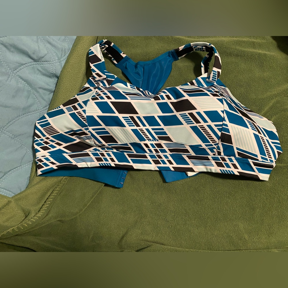Brooks Vibrant Blue Activewear